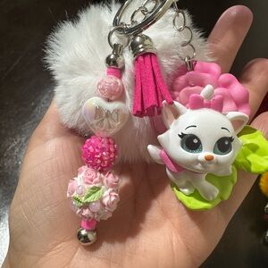 Marie in full bloom Doorables keychain